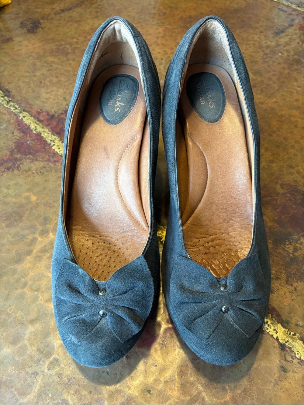 Clarks Artisan Navy Blue Suede Bow Accent Women's Heels